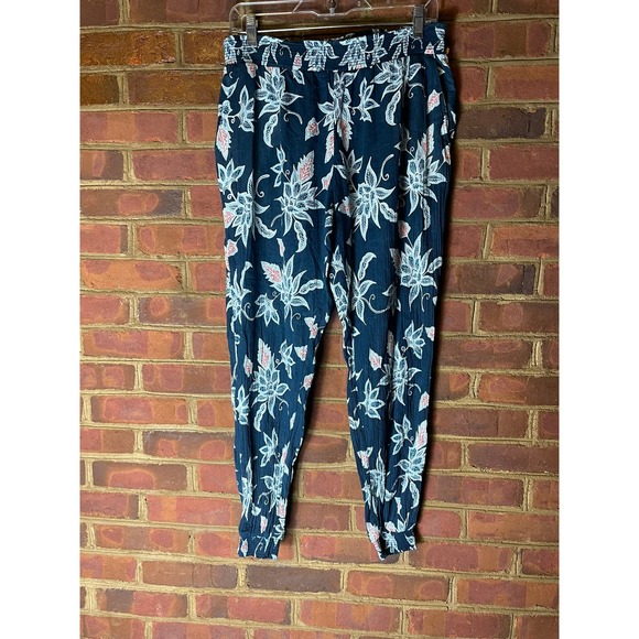 Carve Designs Blue Floral joggers - Picture 3 of 6